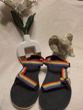 Teva Men’s Strappy Sandals US 7 Black Rainbow Adjustable Hook & Loop